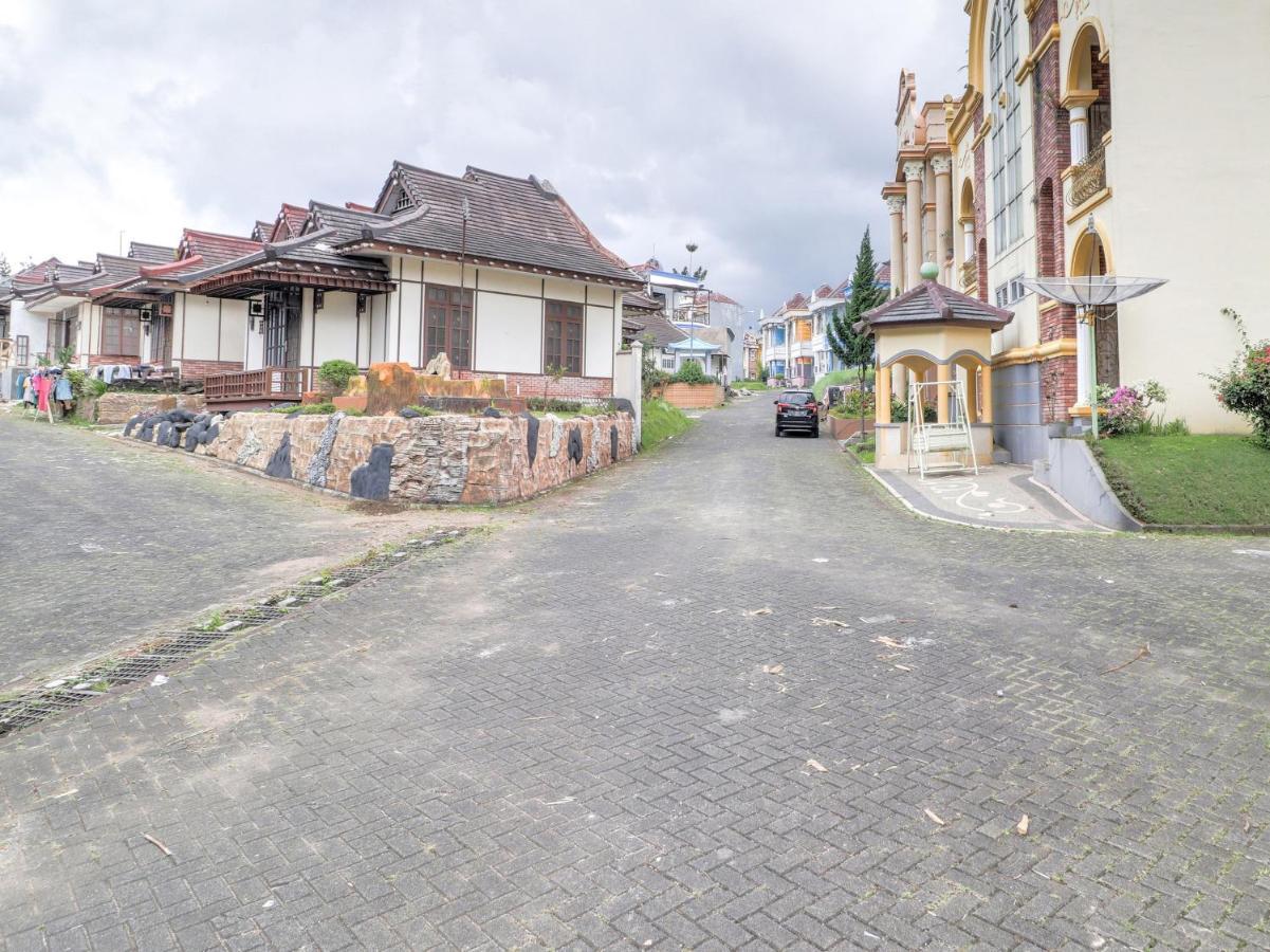 Oyo 2997 Grand Suites Palace 2 Sindanglaya Exterior photo